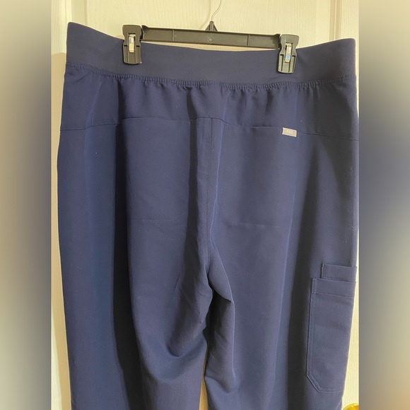 NWT Figs High Waisted Isabel Wide Leg Navy Scrub Pants Size XXL Tall - Picture 12 of 15